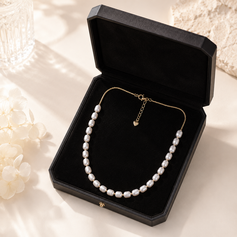 Élise Classic Pearl Necklace