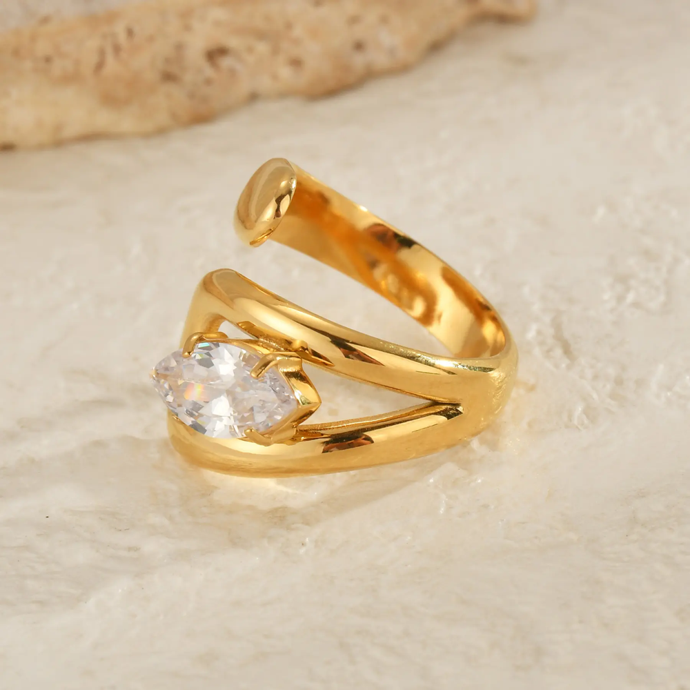 Lumière Pear Crystal Ring